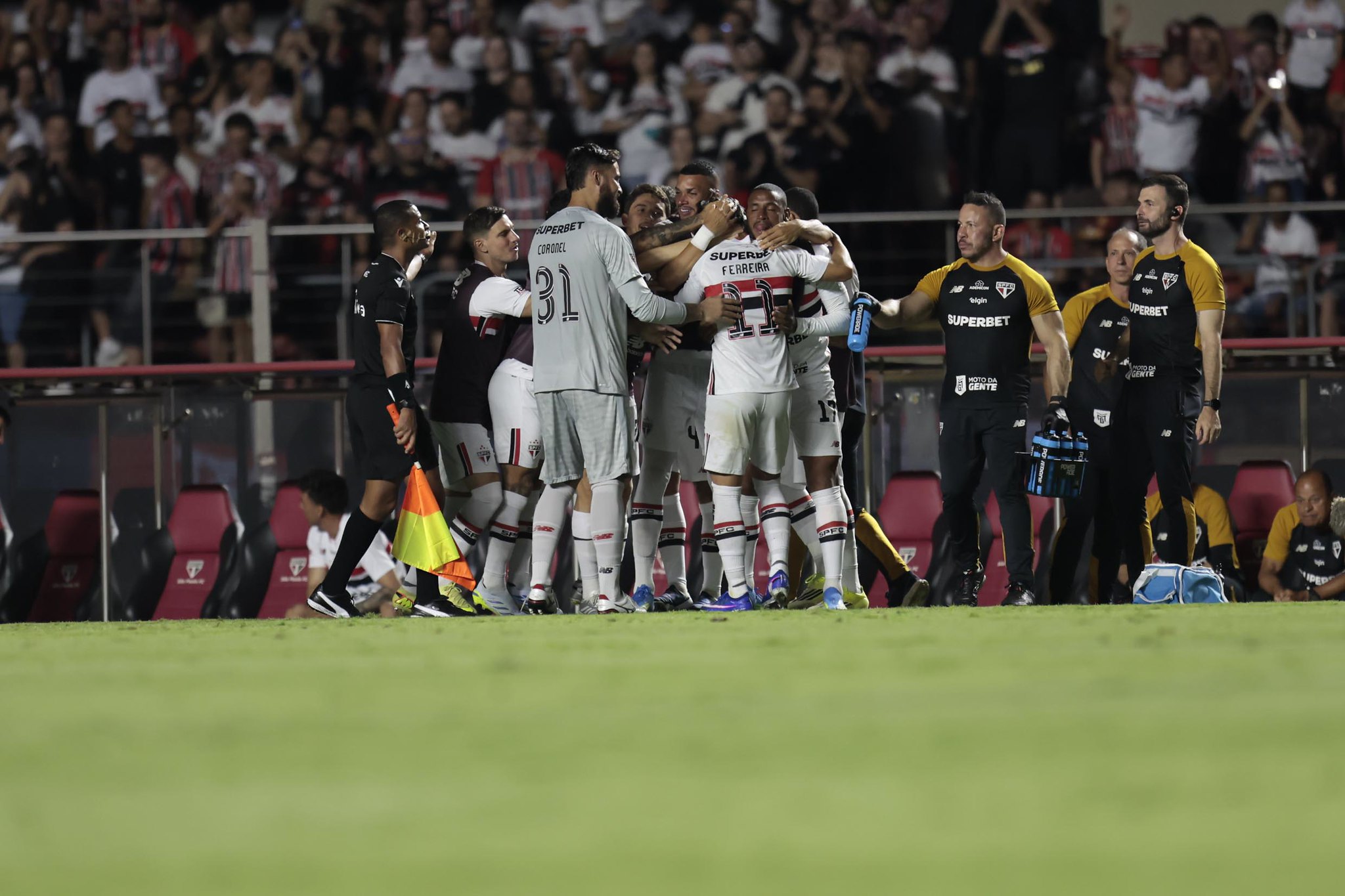 Defesa do São Paulo é a melhor do Brasileirão 2026 mesmo com problemas