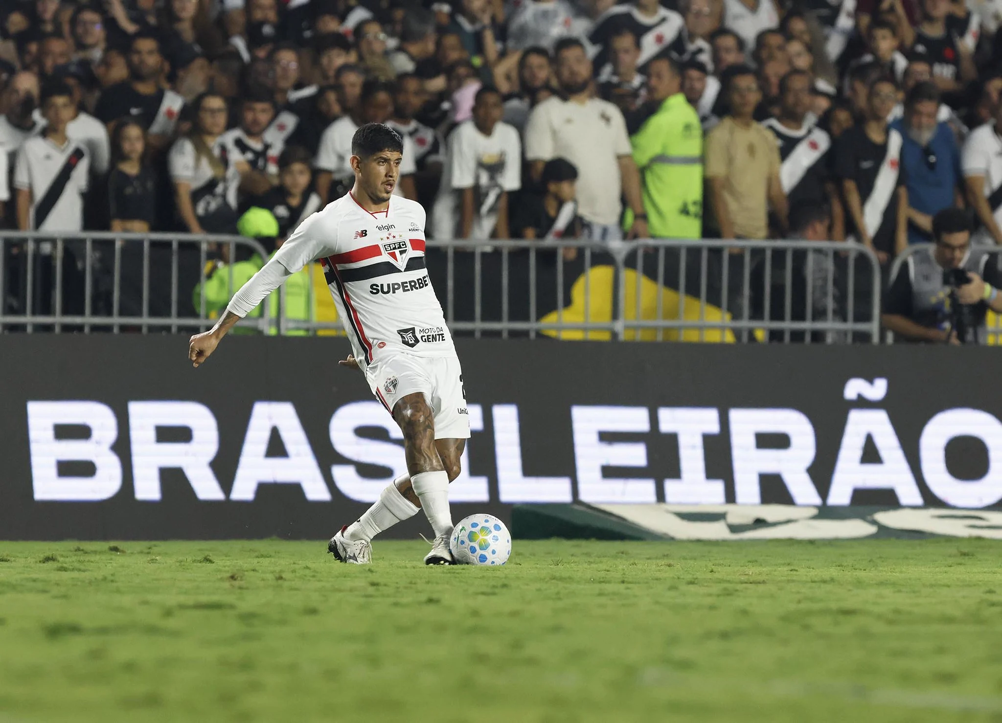 São Paulo perde Alan Franco por 3º cartão amarelo