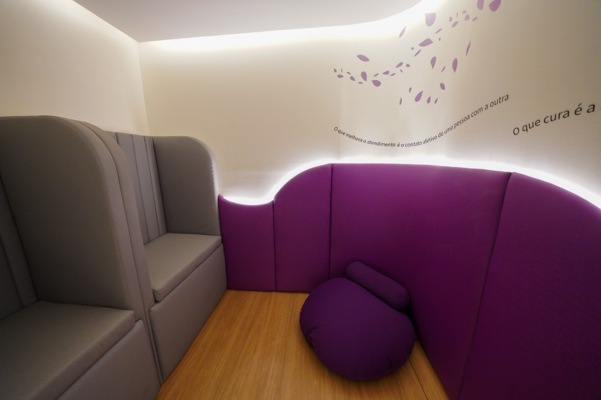 Salas de regulação sensorial viram lei em shoppings de SP