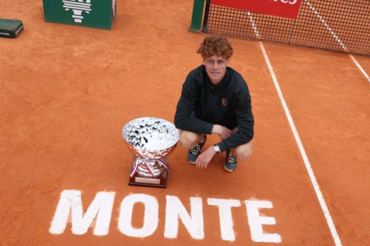 Jannik Sinner fatura título em Monte Carlo e vira número 1