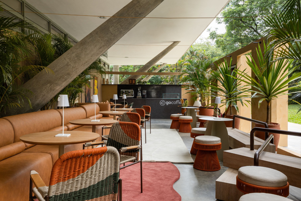 Bienal de Arquitetura homenageia o vira-lata caramelo