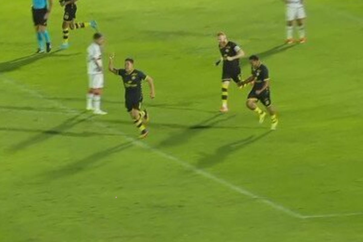 Com gol no fim, São Bernardo vence Botafogo-SP pela Série B