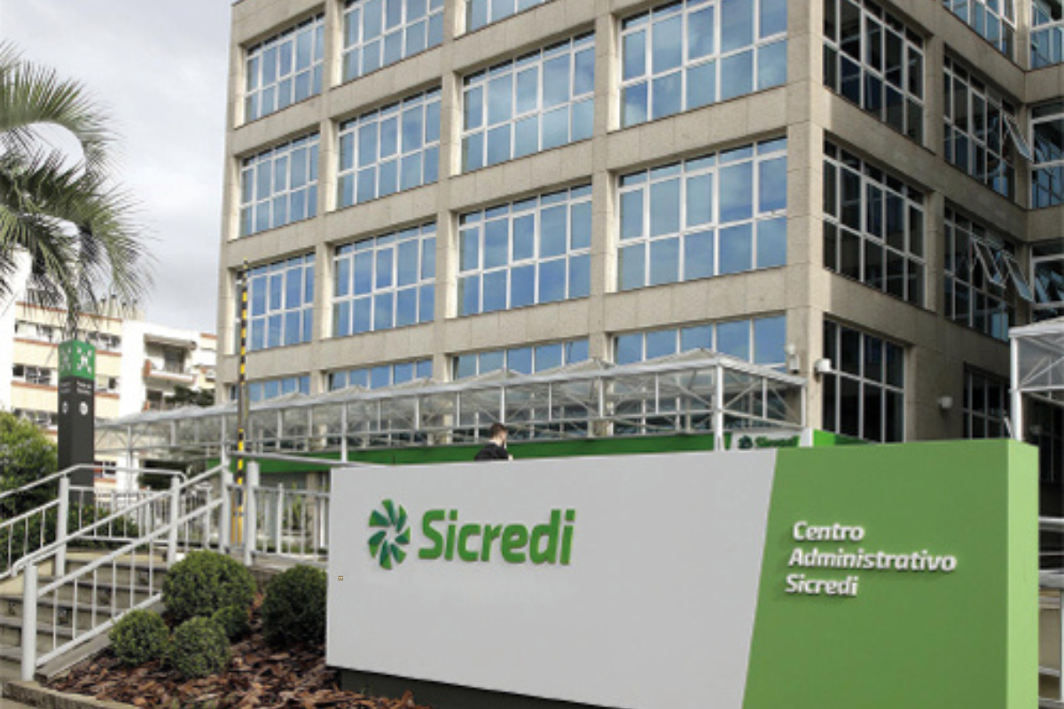 Sicredi alcança R$ 455 bi em ativos e fortalece agro