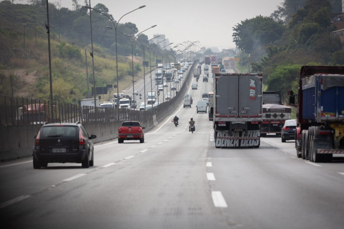 Feriado de Páscoa deve mobilizar 16 milhões de veículos nas rodovias de SP