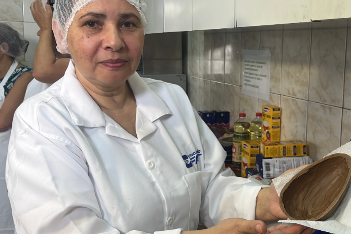 Curso de ovos de Páscoa gera renda extra para mulheres