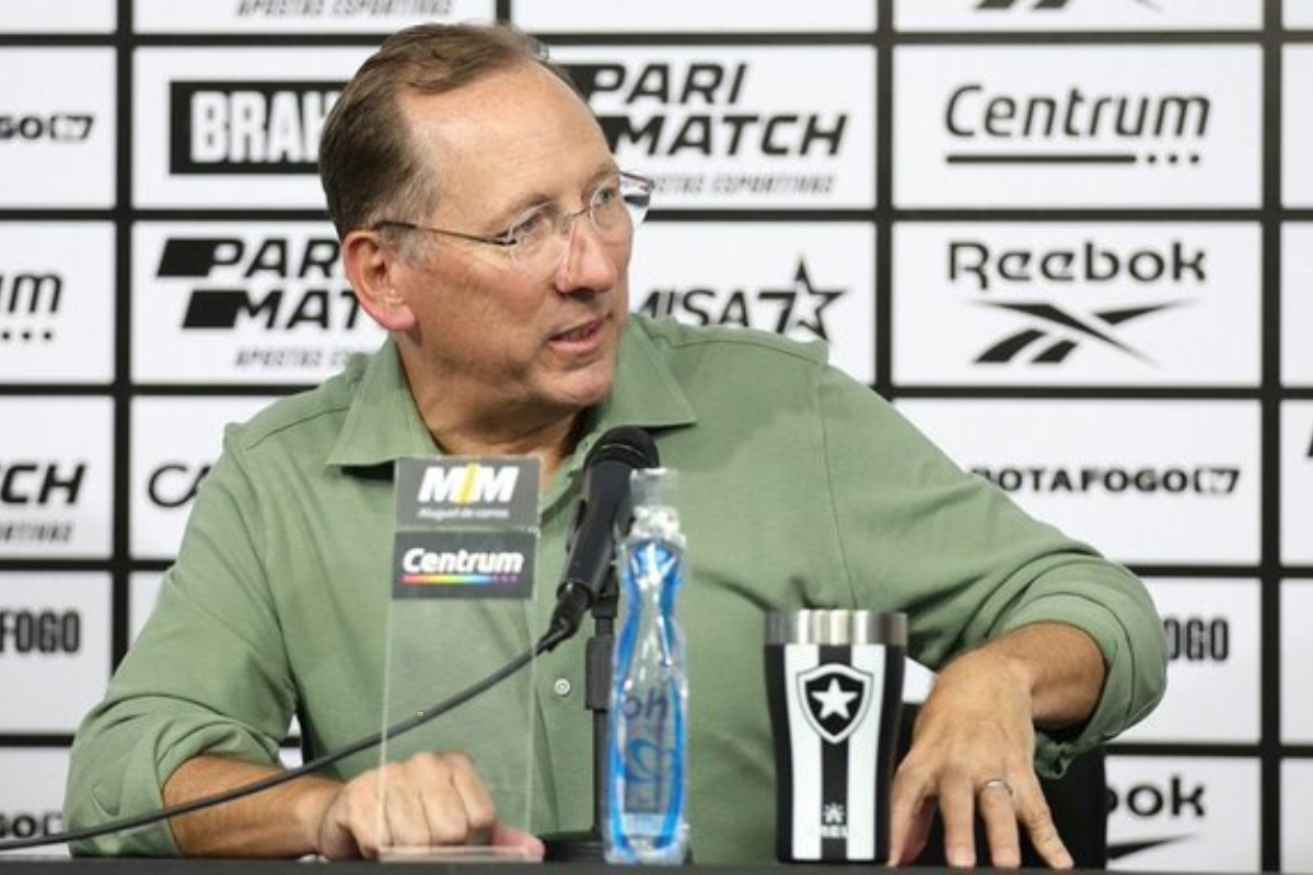 Botafogo cobra R$ 745 milhões do Lyon na Justiça do Rio