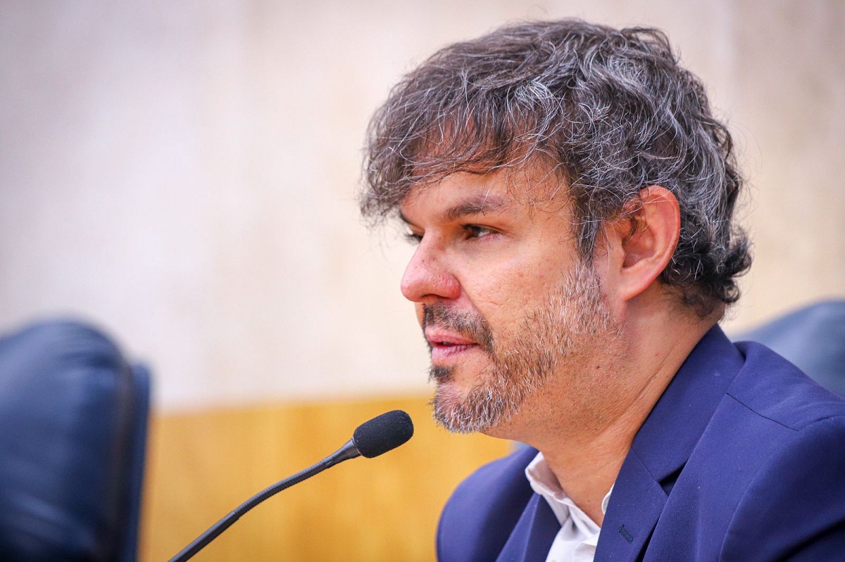 Adrilles Jorge registra boletim de ocorrência após ameaças de morte