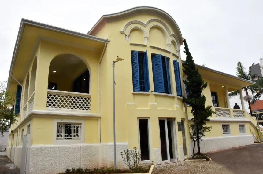 Orides Fontela é tema de palestra na Casa da Palavra. sarau