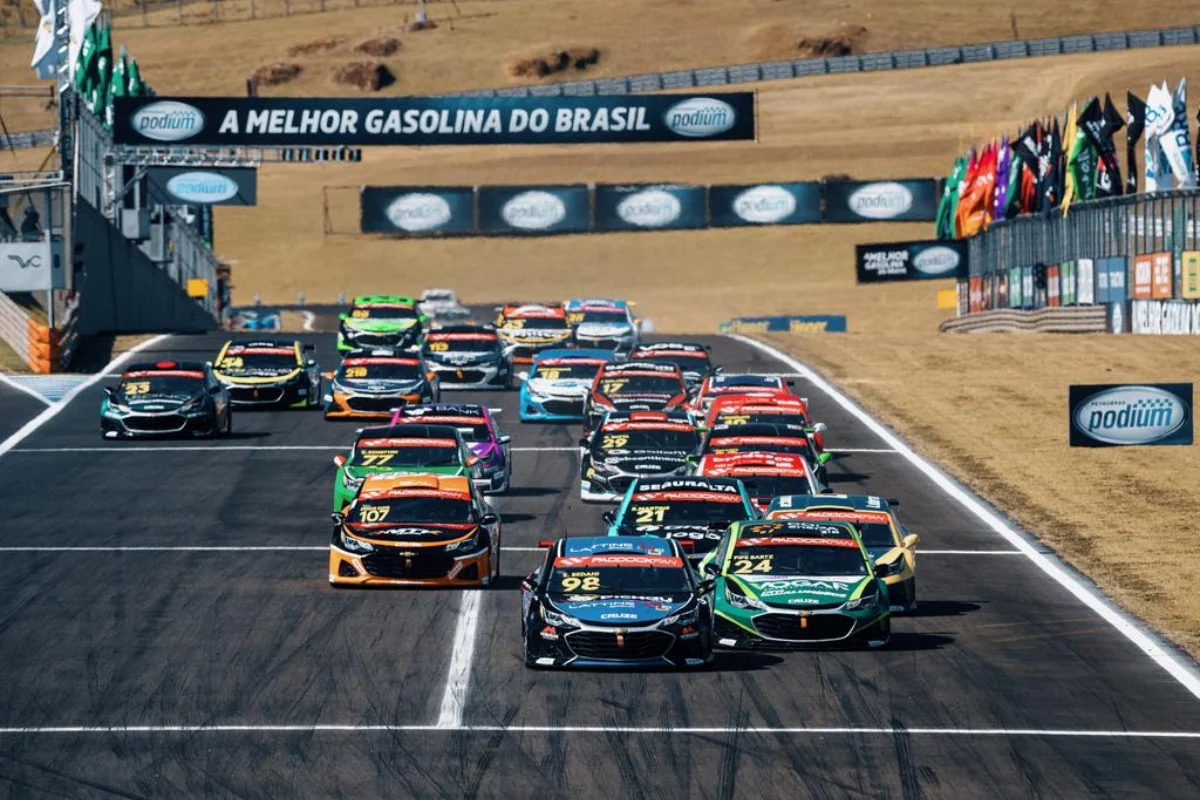 Stock Light 2026 abre temporada em Interlagos com novos pilotos