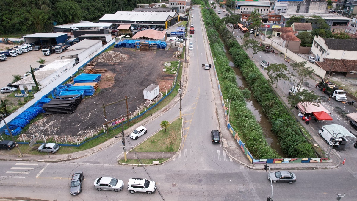 Ribeirão Pires altera sentido de trecho da Avenida Prefeito Valdírio Prisco