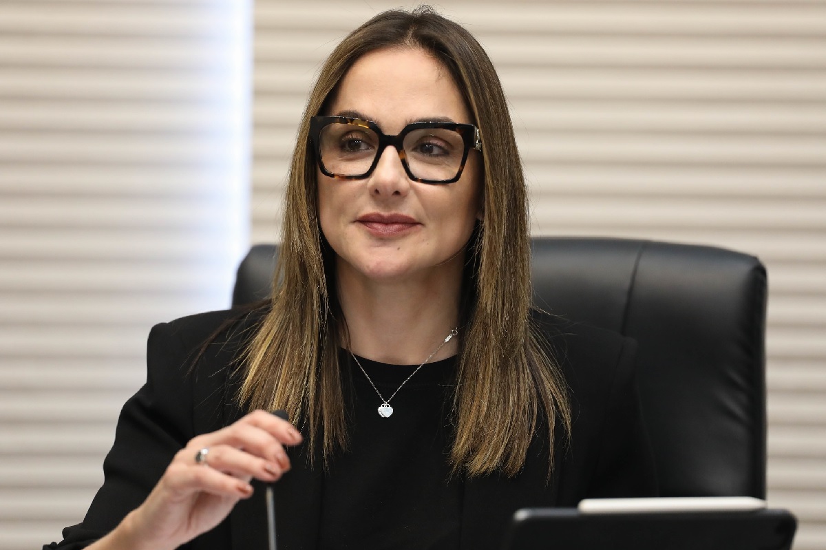 Ana Carolina Serra confirma que trens novos da CPTM no ABC serão mantidos