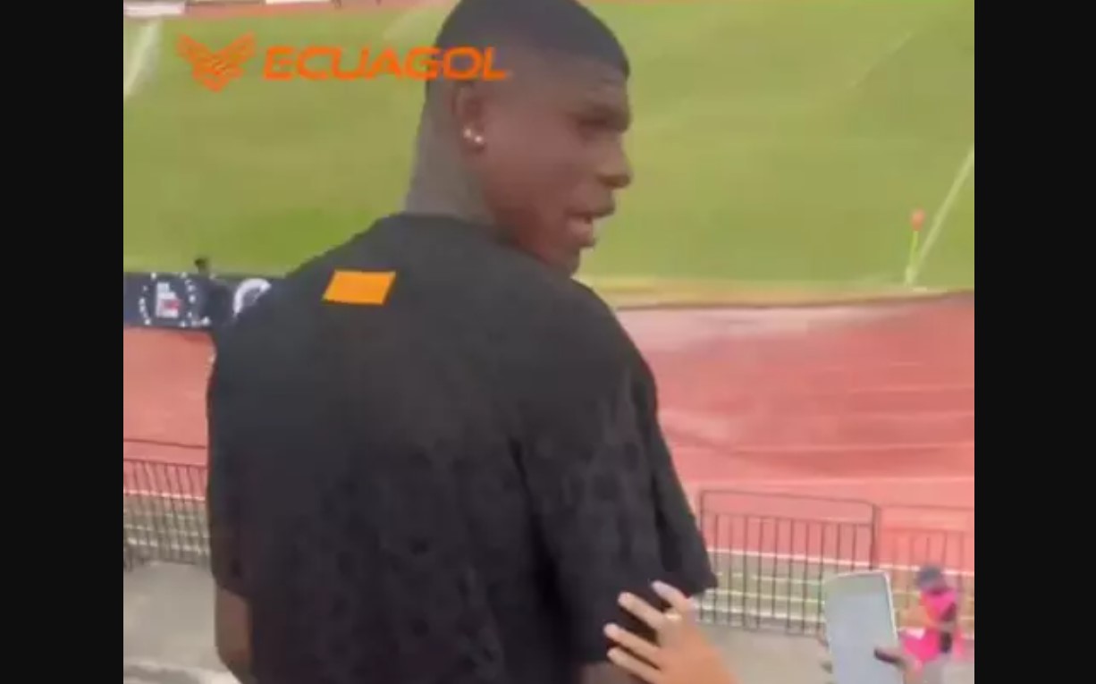 Caso Arboleda: Zagueiro é flagrado em partida