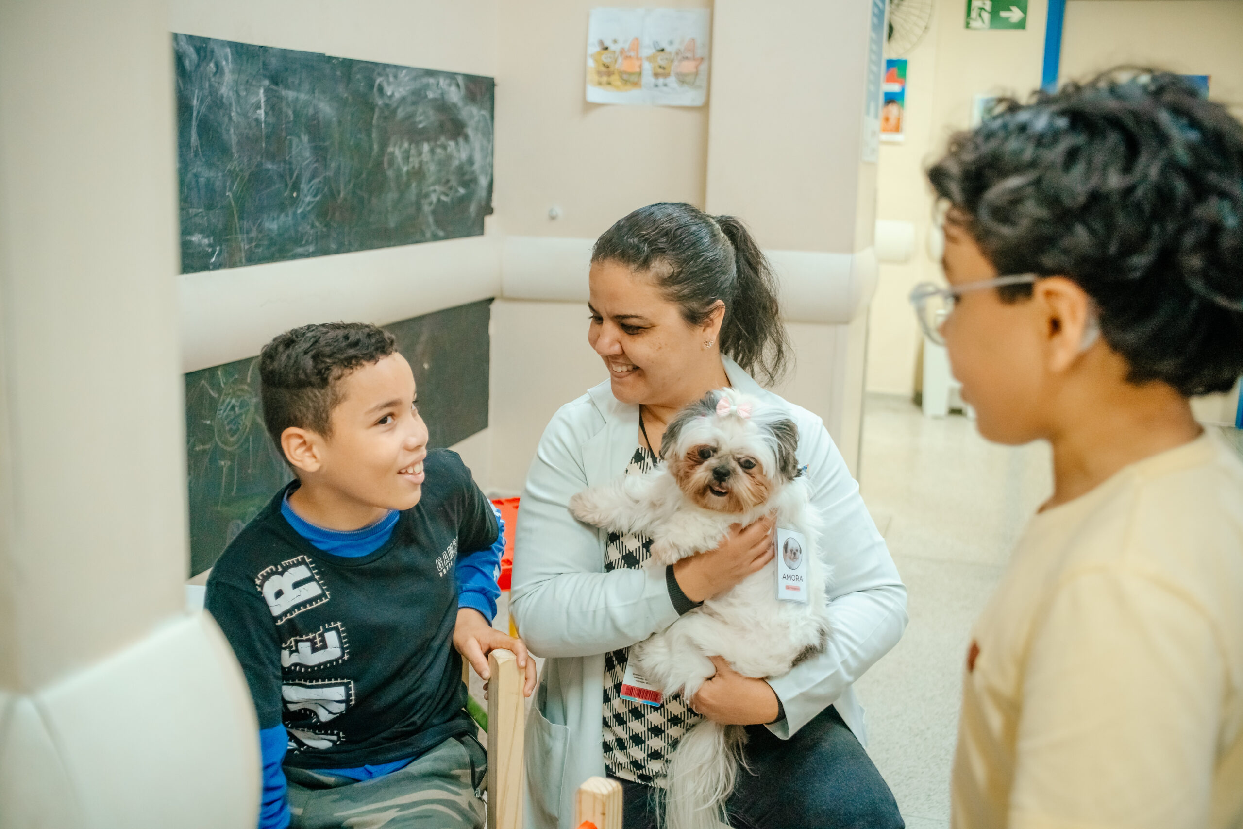 Cães terapeutas promovem interação no TEAcolhe em SBC