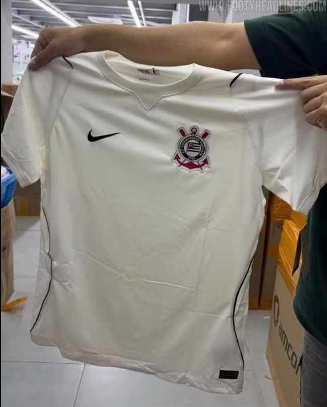 Corinthians: Vaza imagem do uniforme que homenageia a invasão de 1976