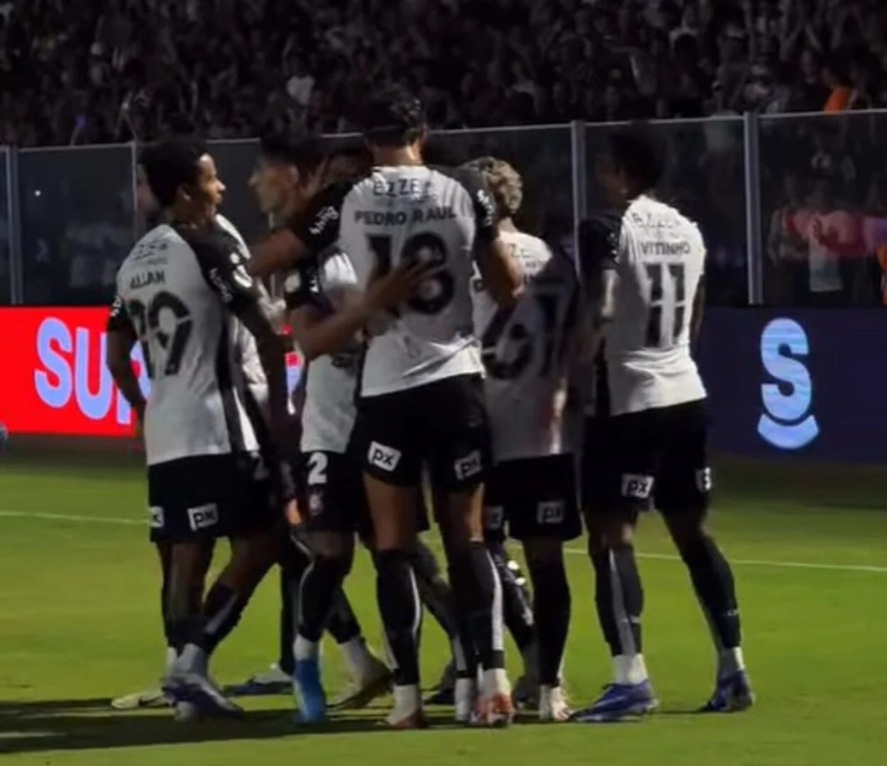 Corinthians vence Barra por 1 a 0 com reservas e larga na frente na Copa do Brasil