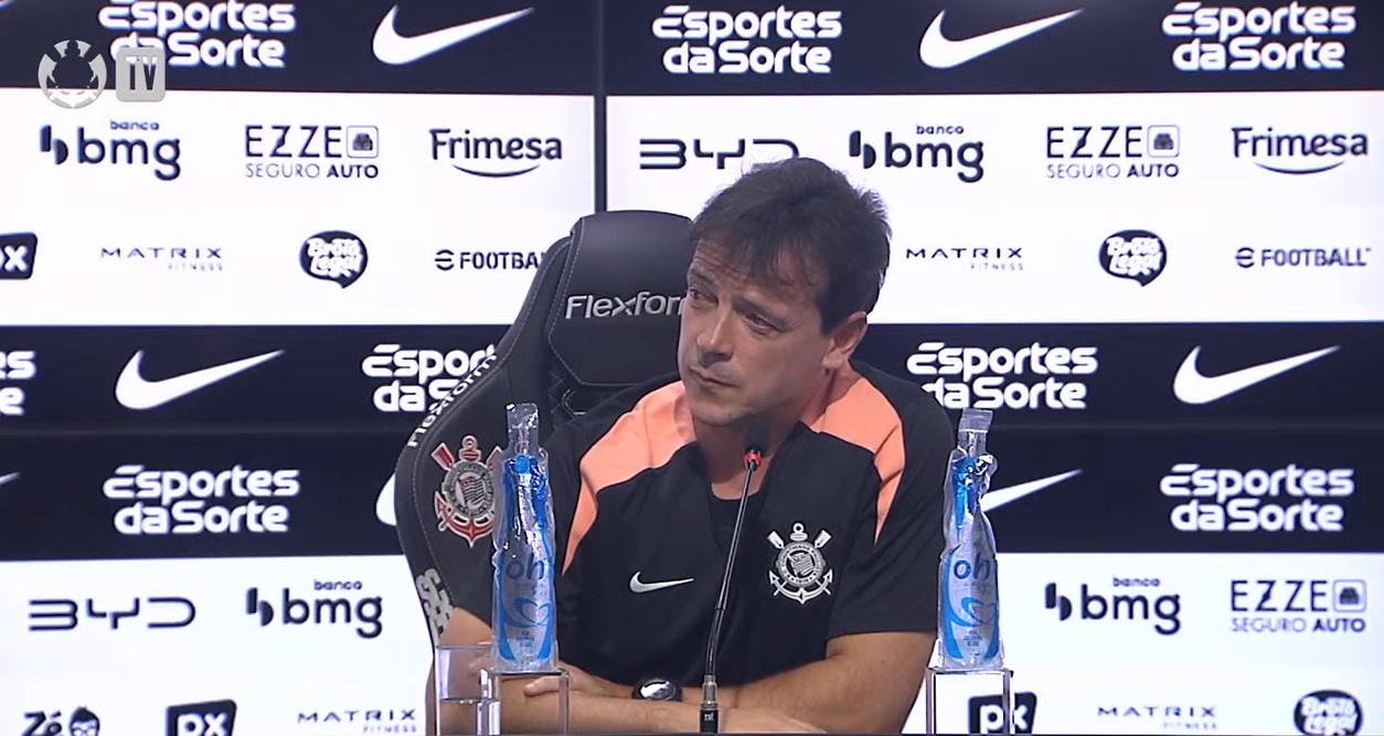 Fernando Diniz explica ajustes e projeta jogo de mobilidade no Corinthians