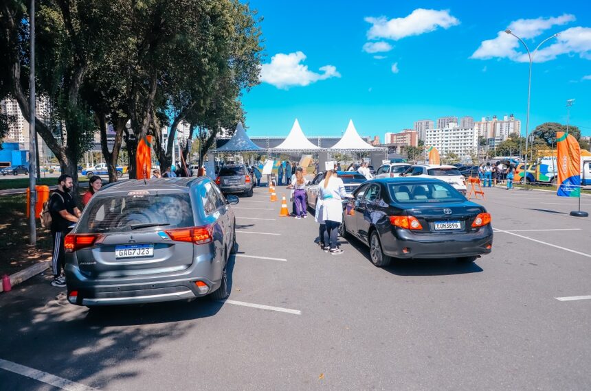 Drive-thru da vacinação em São Bernardo - (foto: Igor Cotrim/PMSBC)