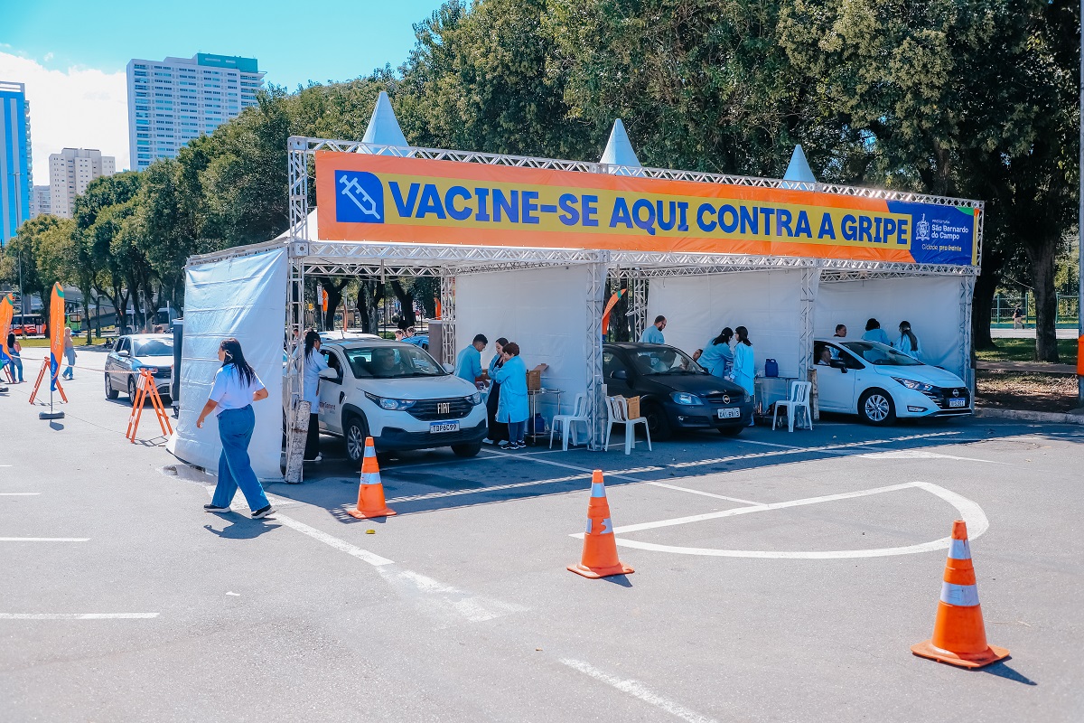 Drive-thru da vacinação em São Bernardo atende 47 mil pessoas 