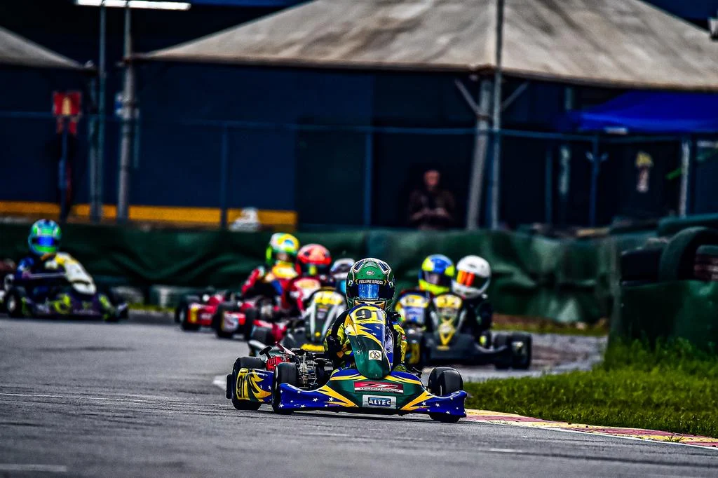 Felipe Saddi conquista vitória na Rookie e sobe na Copa SP Light