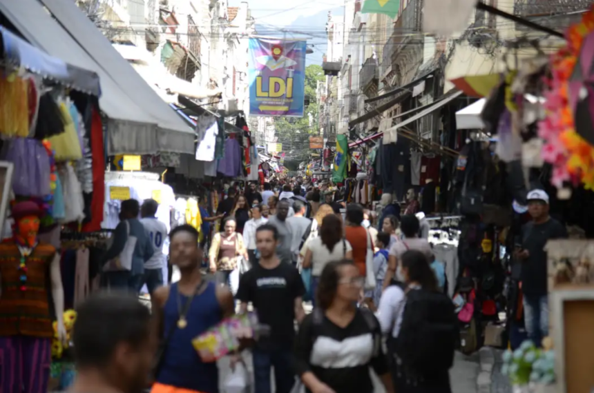 Feriados - Lucro - Páscoa - Pessoas