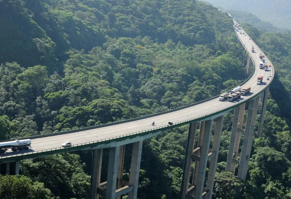 Feriado de Tiradentes deve levar 19 milhões de veículos às rodovias em SP