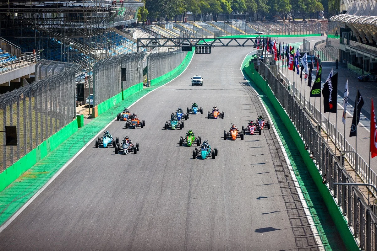 Levi Simões vence na geral da 2ª etapa do Paulista de Fórmula Vee 