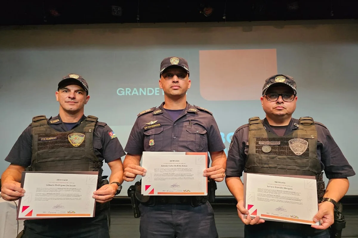GCM de Ribeirão Pires recebe certificado de curso de armas não-letais