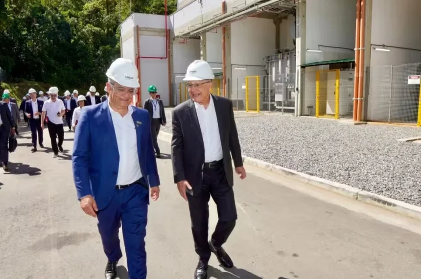 Presidente em exercício, Geraldo Alckmin vista instalações da Unipar Carbocloro, em Cubatão - (foto: Cadu Gomes/Vice-Presidência da República)