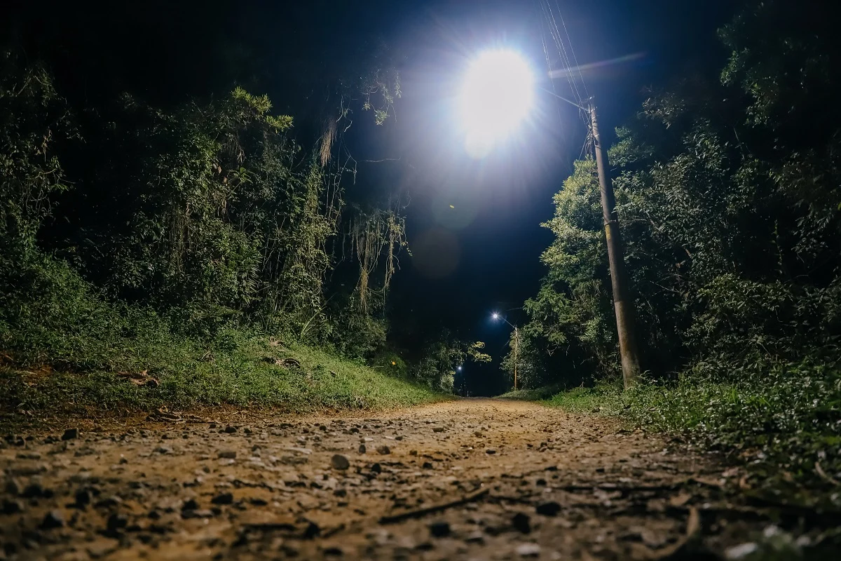 Região do pós-balsa no Riacho Grande recebe iluminação de LED