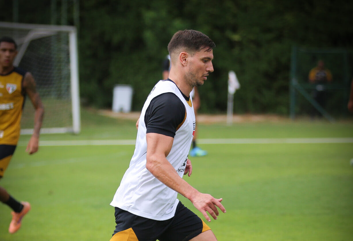 São Paulo se reapresenta com 7 reforços