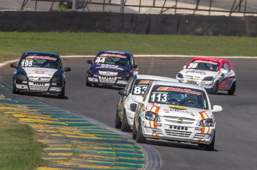Piloto João Guimarães teve problemas no treino de sexta, mas na classificação se recuperou bem - (foto: Carlos Rossi/Red Line Motorsport)