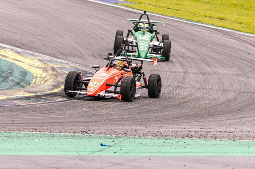 Lucas Monteiro mantém a liderança no geral e na divisão Super (Divulgação / Humberto da Silva)