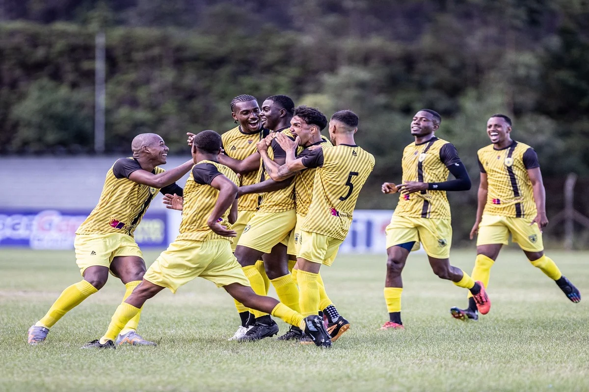 Mauá FC goleia Manthiquera na estreia da Segundona do Paulista