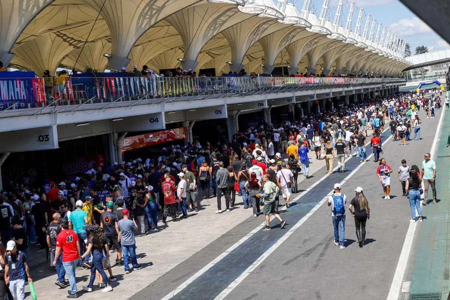 MOTO1000GP começa com grande público em Interlagos