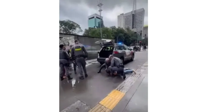 Mulher imobilizada na Paulista denuncia ação violenta da PM