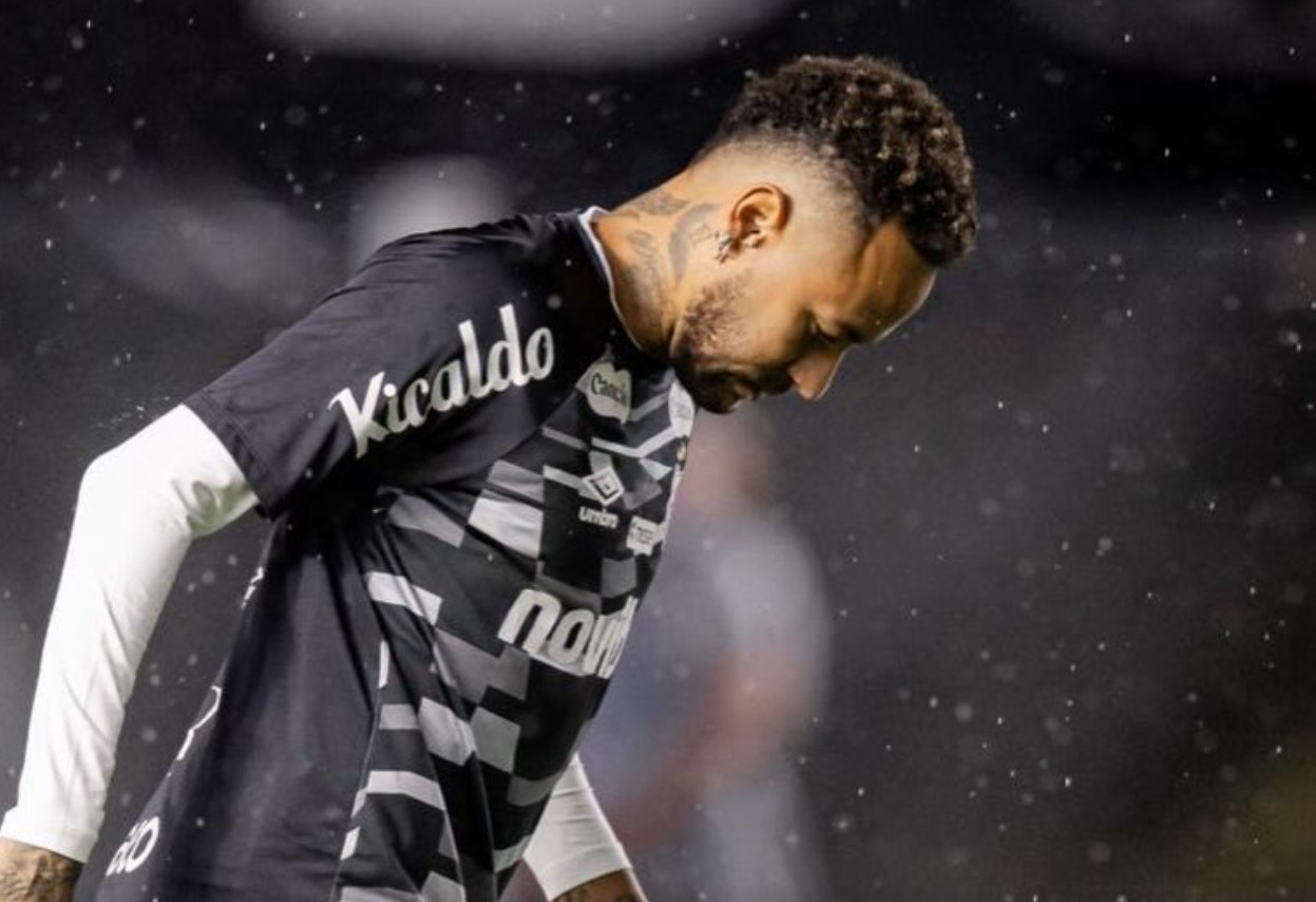 Neymar reclama da arbitragem de Sávio Pereira: “Acordou de chico”