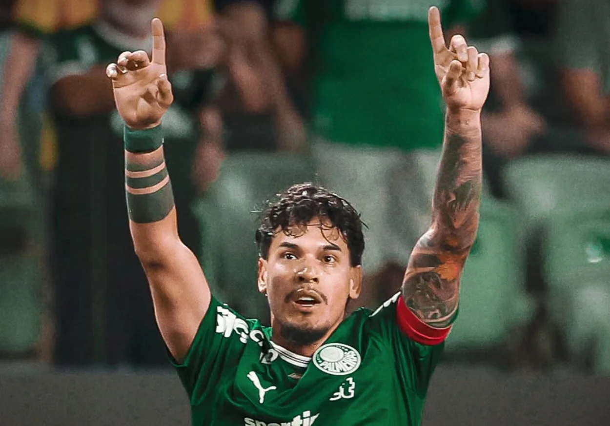 Palmeiras vence jogando o 2º tempo inteiro com um a menos e mantém vantagem