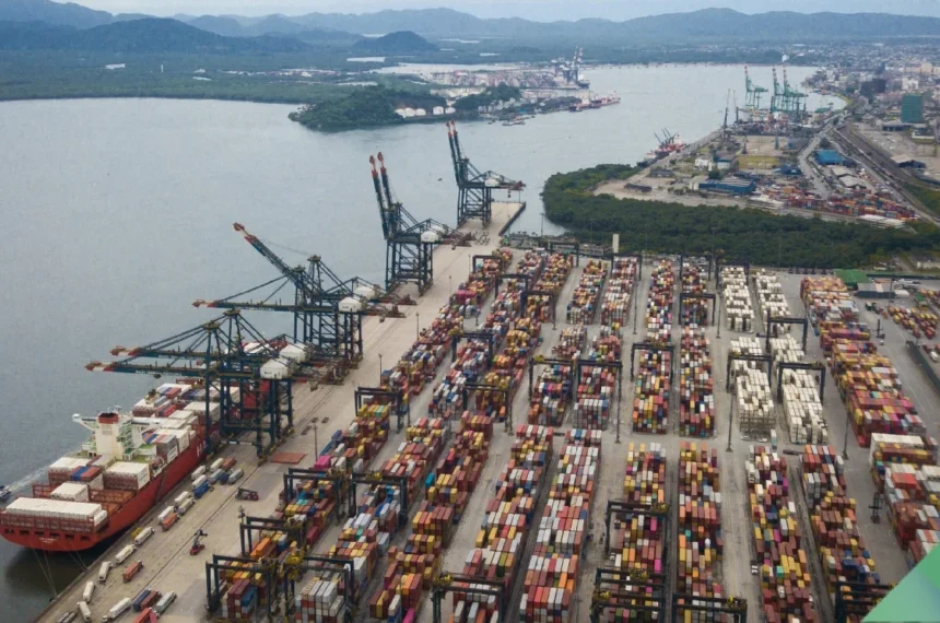 Exportações brasileiras via Porto de Santos tiveram um crescimento de 72,8% em valor, chegando a R$ 3,72 bilhões em 2025 - (foto: Divulgação/Porto de Santos)