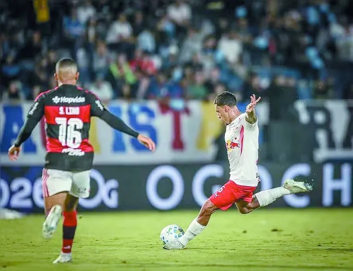 Bragantino goleia Flamengo por 3 a 0 em Bragança Paulista