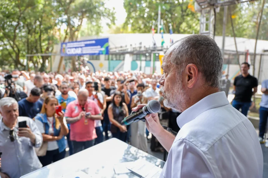 Prefeito Tite Campanella na inauguração do Complexo de Saúde Cuidar (Eric Romero / PMSCS)