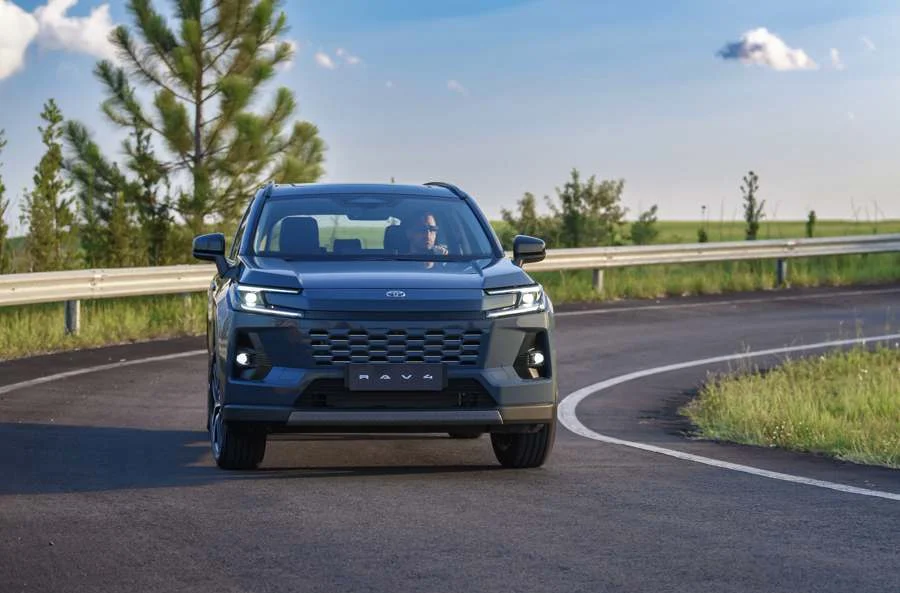 Nova geração do Toyota RAV4 chega ao Brasil