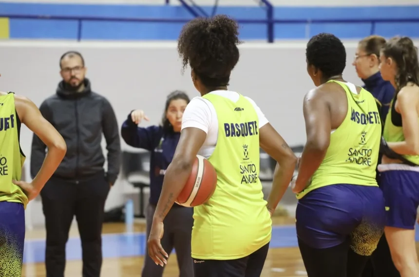 Equipe de Basquete Feminino de Santo André - (Alex Cavanha/PSA)