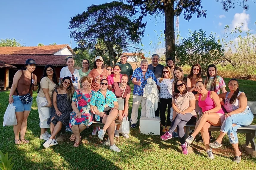 Equipe de voluntários do Big Riso no Sítio São José, em Itatiba - (Divulgação)