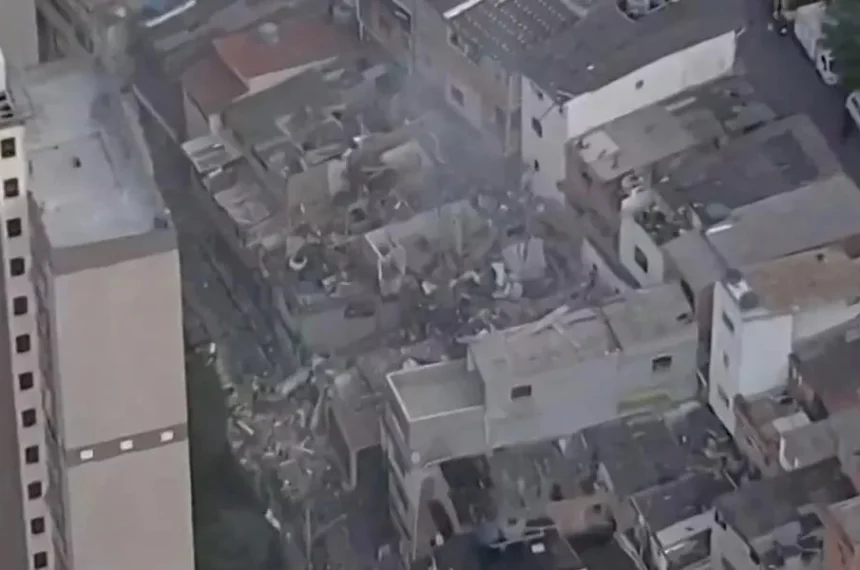 Tubulação de gás da Sabesp explode em São Paulo. Explosão