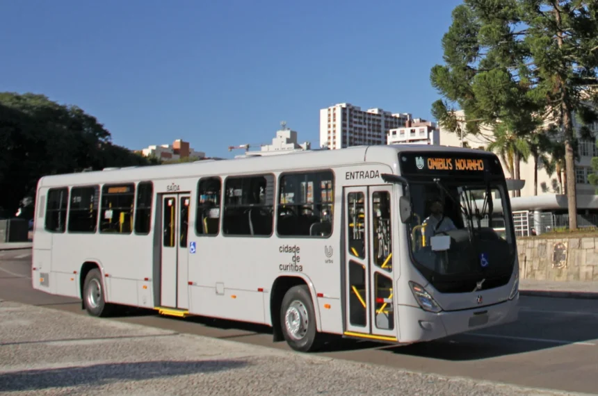 Volvo - Chassi B320R