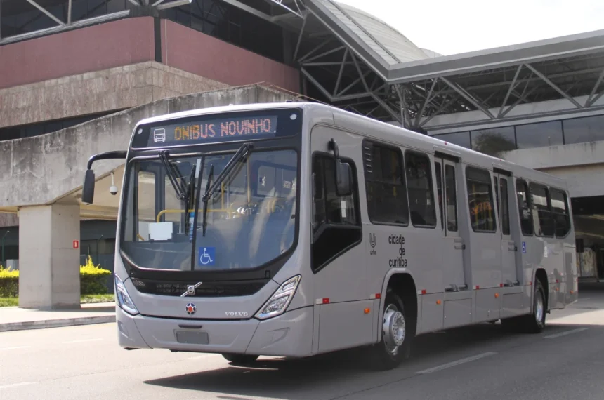 Volvo - Chassi B320R