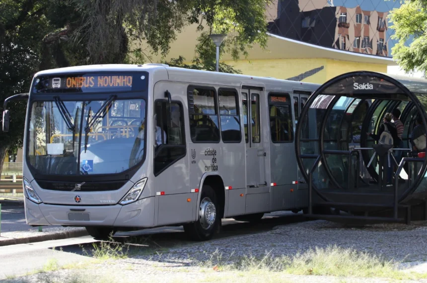 Volvo - Chassi B320R