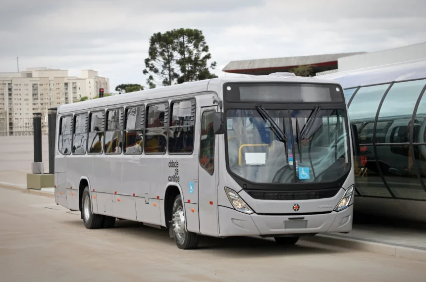 Volvo - Chassi B320R