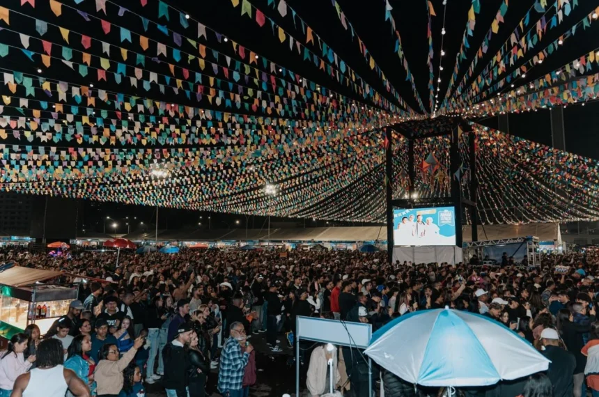 Arraiá do Paço bate recorde de público com show de Péricles em São Bernardo