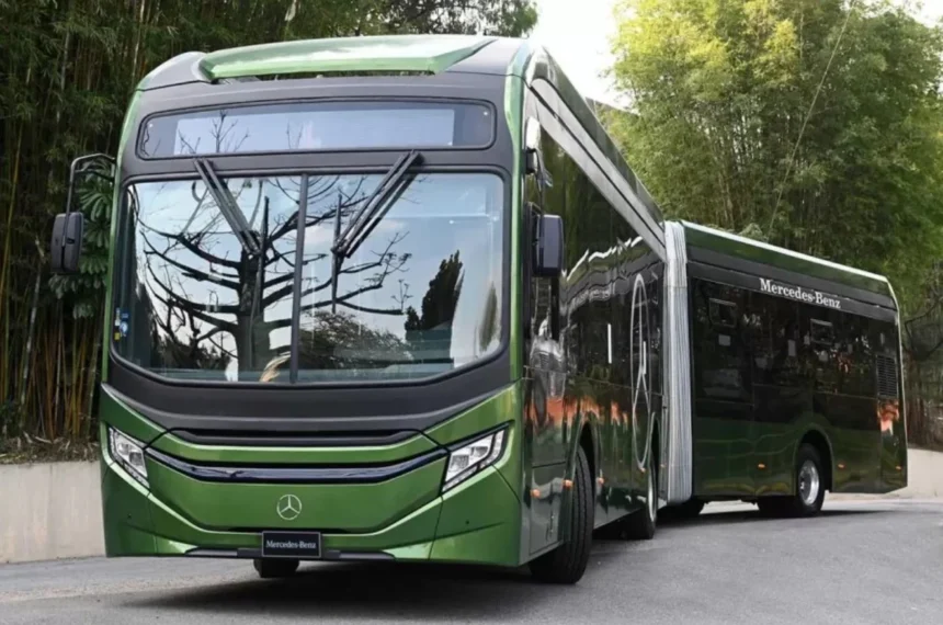 Antecipação das novidades da Lat.Bus 2026 - Articulado da Mercedes-Benz